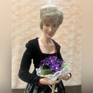 Franklin Mint Princess Diana porcelain doll in original box.